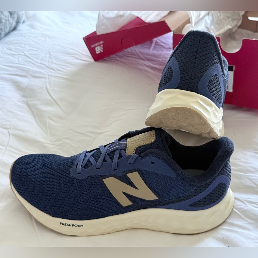 New Balance ARISHI v4 Sneakers - Picture 4 of 8